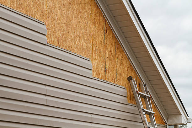 24/7 Emergency Vinyl Siding experts in Highland, IN